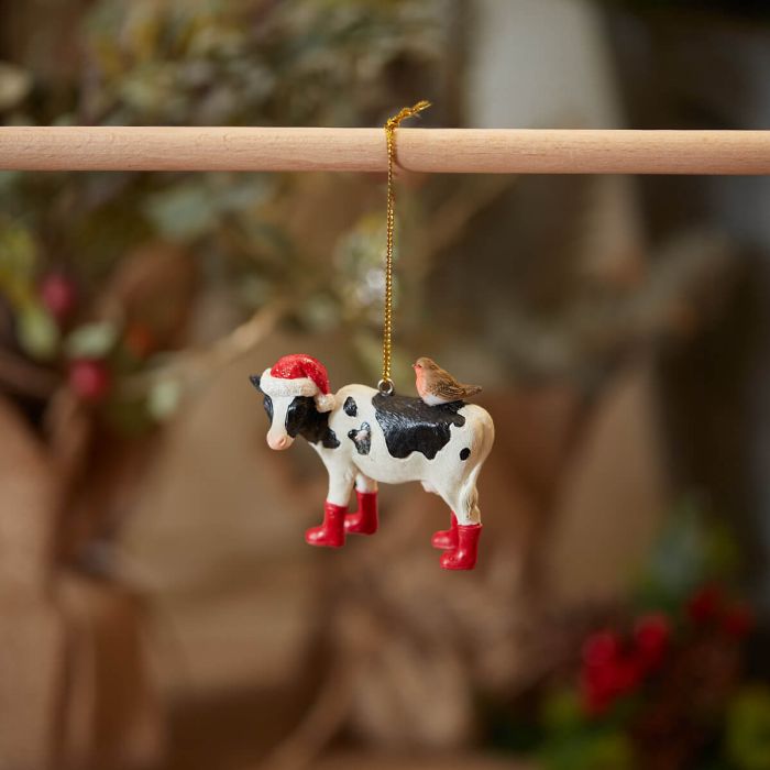 RL XMAS FRESIAN COW HANGER RESIN WITH ROBIN & RED WELLIES